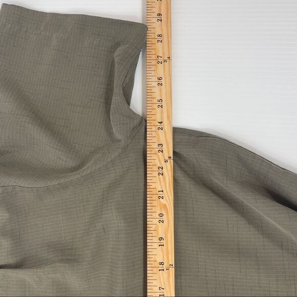 Quicksilver Shirt Short Sleeve Button Olive Green Camp Shirt Men's Size Large - Picture 8 of 8